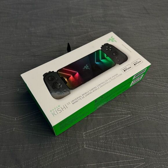 RAZER KISHI V2 - Universal Mobile Gaming Controller for IPhone - LIGHTNING - Picture 1 of 7